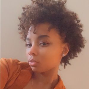 Meet your Posher, Clarissa